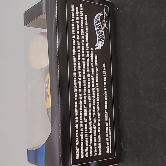 2002 Nascar #36 Ken Schrader M&M's Race Car, New in package - Picture 5 of 8